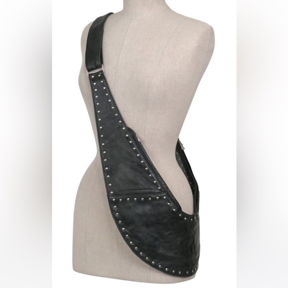 RARE Sash Black Leather Silver Studded Travel Bag - Picture 8 of 10